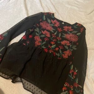 American eagle flowy floral top. Great condition size small.